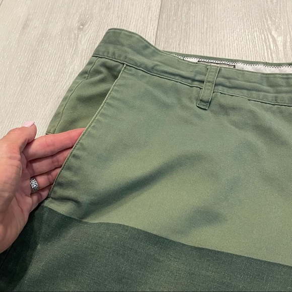 VOLCOM Men’s Monty Block Green Stripe Shorts Size 38 - Picture 2 of 7